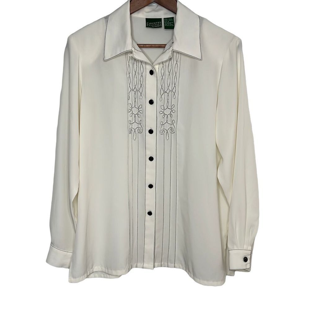 COUNTRY CLASSICS By Koret Cream Button Down Blouse